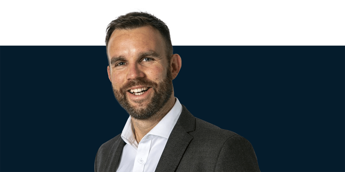Staff Photos - Shaun Henry (extended background navy)